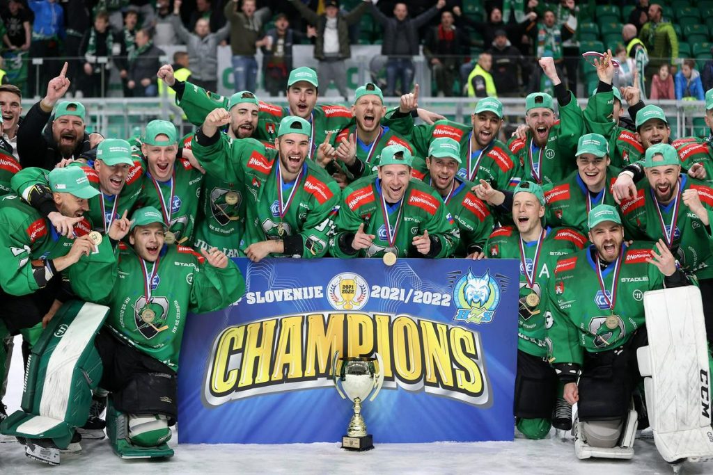 Maillot De Hockey Vintage Olimpija Ljubljana Porté En Match #24 - Marque Erima, Taille XL - Vert, Slovaquie