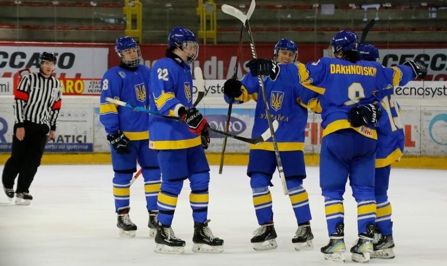 L&rsquo;Ukraine a triomphé à son premier match au Championnat du monde de hockey sur glace M18 2022