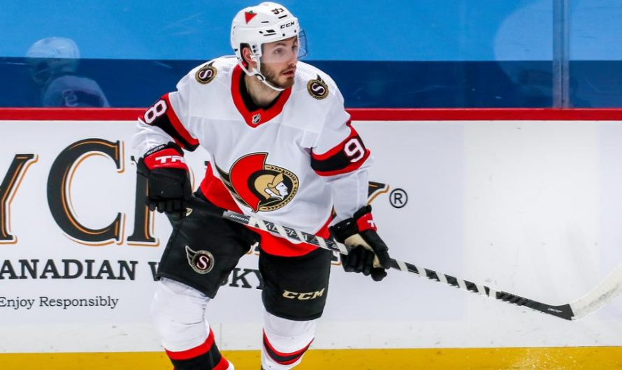 Victor Mete et Jordie Benn avec les Maple Leafs de Toronto