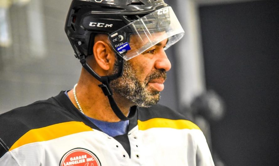 Donald Brashear joue toujours au hockey à 50 ans