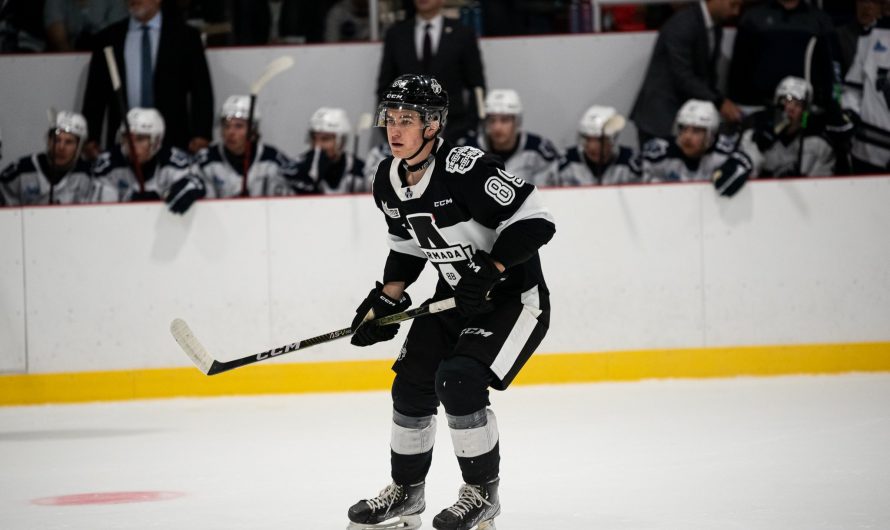 Brayden Schmitt passe aux Eagles