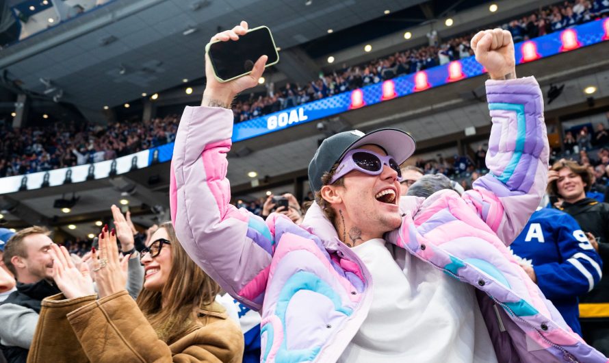 Justin Bieber et son manteau spécial