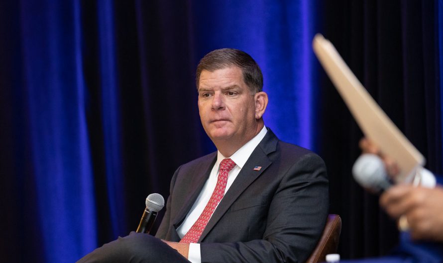 Marty Walsh prend la tête de l&rsquo;AJLNH