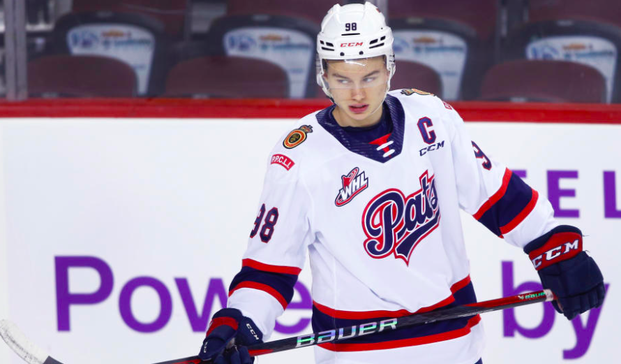 Connor Bedard réalise une première depuis 1982