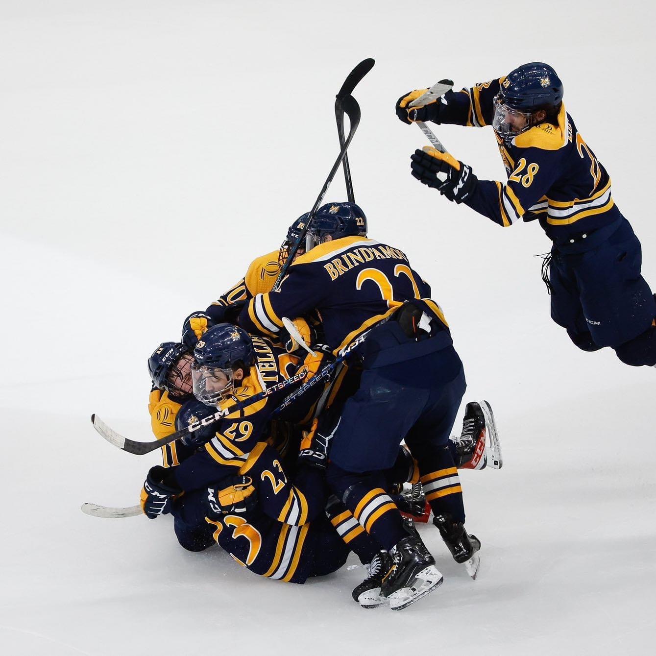 Quinnipiac a remporté le Frozen Four Source du Hockey