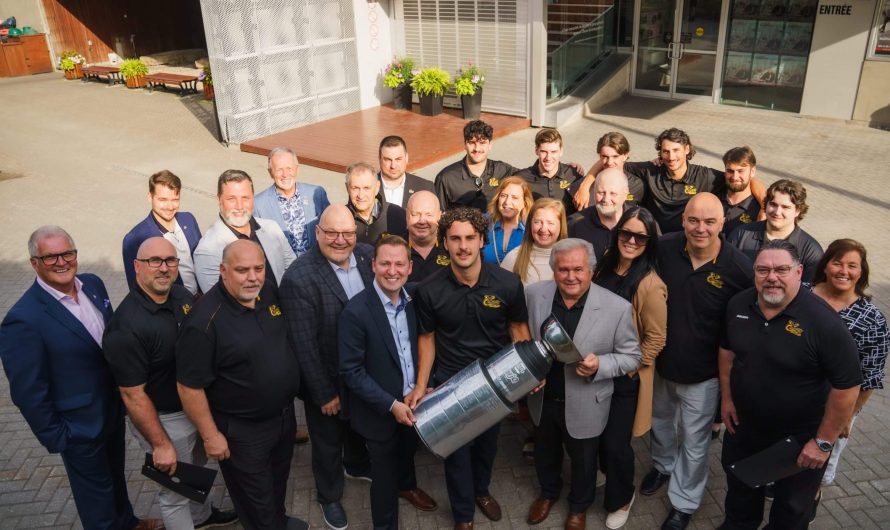 Les Cobras ont signé le livre de la ville de Terrebonne