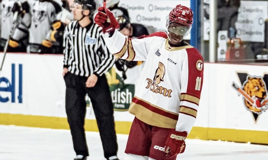 Igor Mburanumwe s&rsquo;engage avec l&rsquo;Université McGill en vue de la prochaine saison